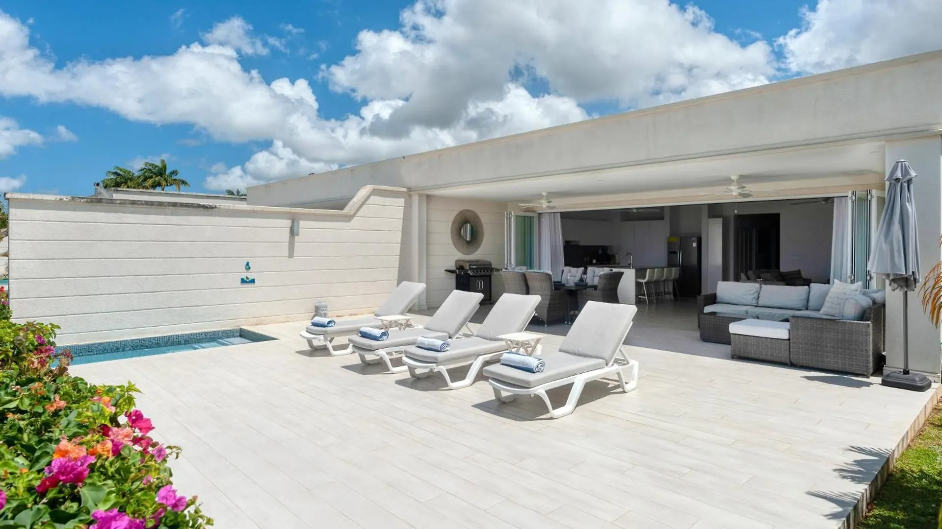 West Coast 2 Bed Sea View Westmoreland Hills Villa セントジェームス